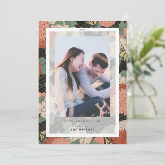 アジアの花のパターン新年の休日のフォトカード 招待状 (スタンド正面)