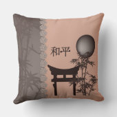 アジアの茶色の鳥居竹の月のデジタルアート クッション (裏面)