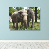 アジアンゾウが並ぶ キャンバスプリント (インサイチュ (ウッドフロア))
