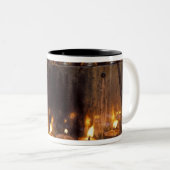 アジア中国チベットラサ祈りの言葉の炎 ツートーンマグカップ (正面右)