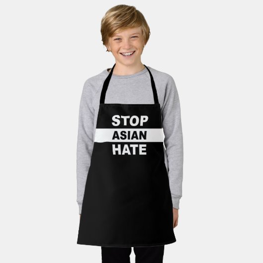 アジア人ストップ嫌いのアンチ人種差別スローガン黒 エプロン (着用した状態)