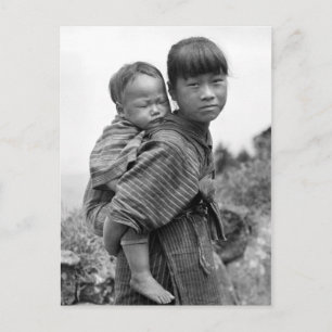 アジア運の少女の背中の子(1908年) ポストカード