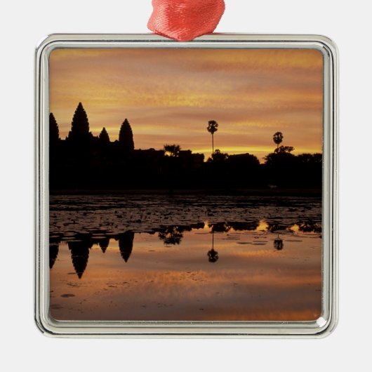 アジア、カンボジア、シェムリアップ、アンコールワット(b.12日 メタルオーナメント (正面)