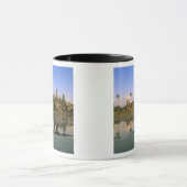 アジア、カンボジア、シェムリアップ。アンコール·ワット。2 マグカップ (中央)