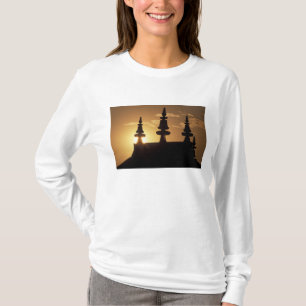 アジア、ネパール、カトマンズ。ボダナート・ストゥーパ Tシャツ