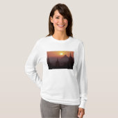 アジア、ビルマ(ミャンマー)、パガン(バガン)遺跡の寺院 Tシャツ (正面フル)