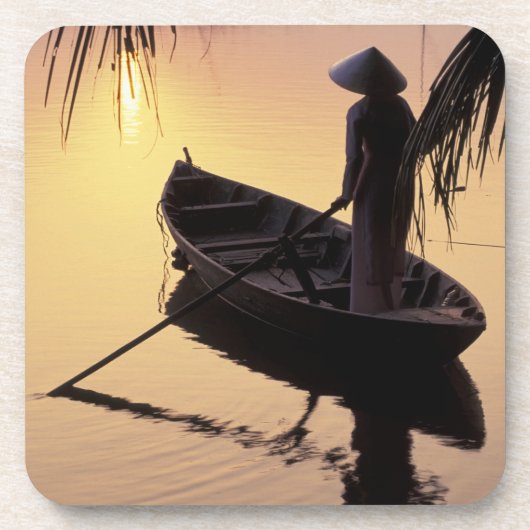 アジア、ベトナム、メコンデルタ、カントー。夕べ コースター (正面)