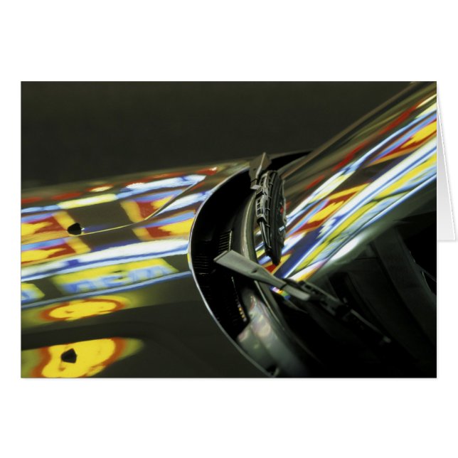 アジア、マレーシア、メラカ。車のネオン反射 (正面横)