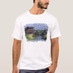 アジア ミャンマー インレー湖 水上の浮村 Tシャツ