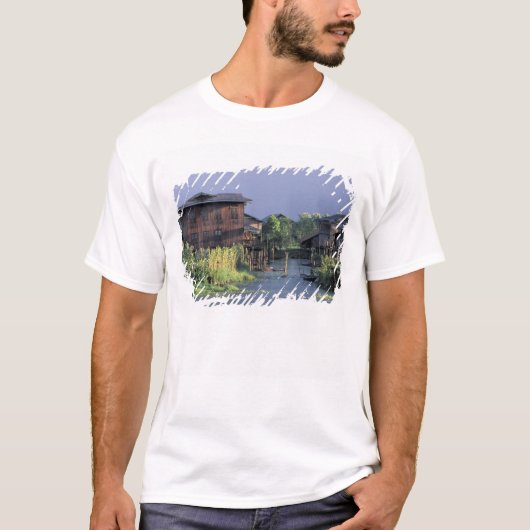 アジア ミャンマー インレー湖 水上の浮村 Tシャツ (正面)