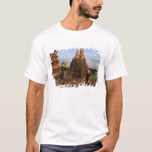 アジア ミャンマー バガン 古代の寺院と Tシャツ