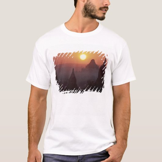 アジア、ミャンマー、パガン（バガン）、寺院 Tシャツ (正面)