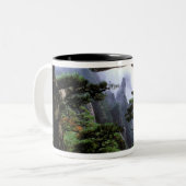 アジア、中国、華山。黄山 ツートーンマグカップ (正面左)