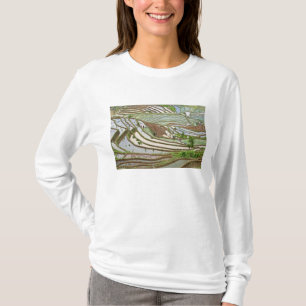 アジア、中国、雲南省、錦屏。イ族 Tシャツ