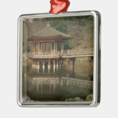 アジア、日本、奈良、奈良の寺院 メタルオーナメント (左)