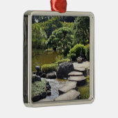 アジア、日本、東京。ザ日本のガーデン メタルオーナメント (右)