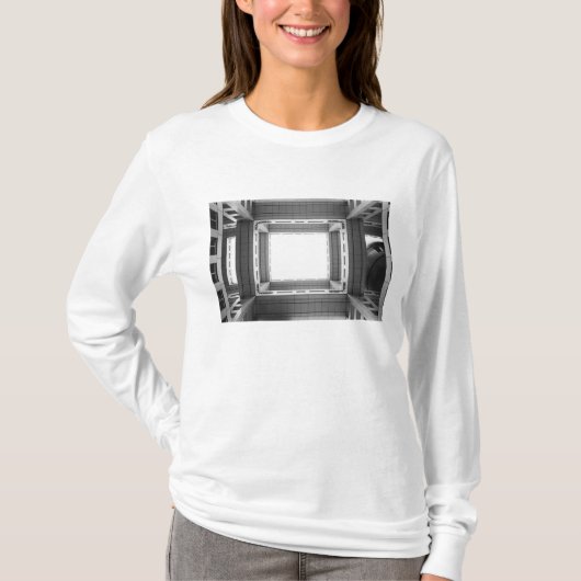 アジア、日本、東京。フジテレビビル、眺め Tシャツ (正面)