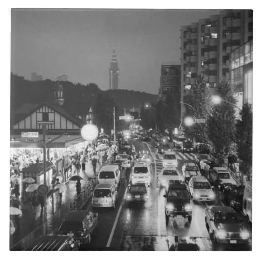 アジア、日本、東京。夜、原宿駅、 タイル (正面)