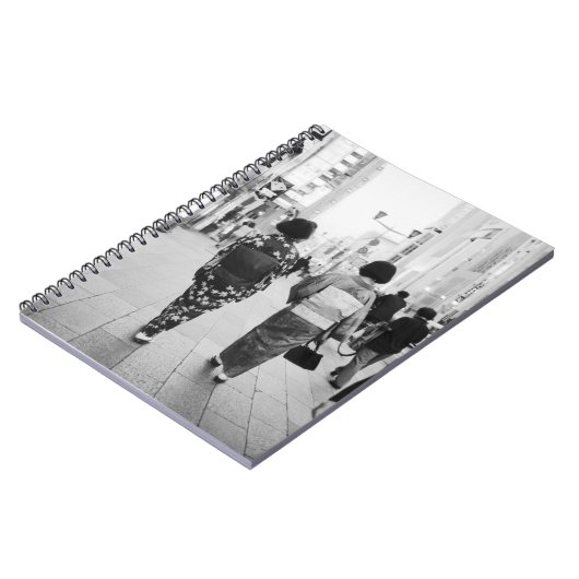 アジア、日本、東京。銀座の芸者だ。 ノートブック (左側)