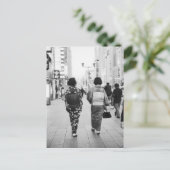 アジア、日本、東京。銀座の芸者だ。 ポストカード (スタンド正面)