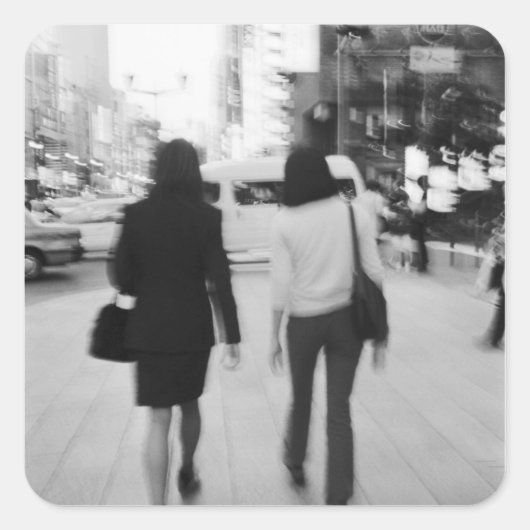 アジア、日本、東京。銀座の若い女性たち スクエアシール (正面)
