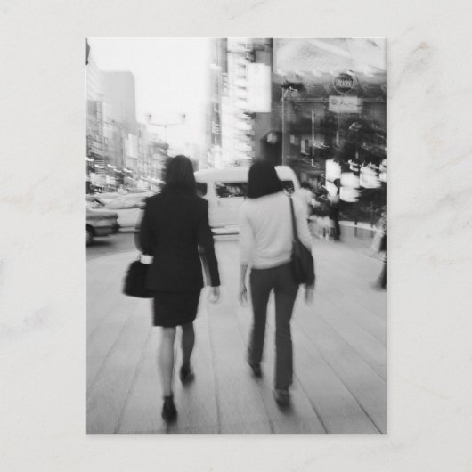 アジア、日本、東京。銀座の若い女性たち ポストカード (正面)