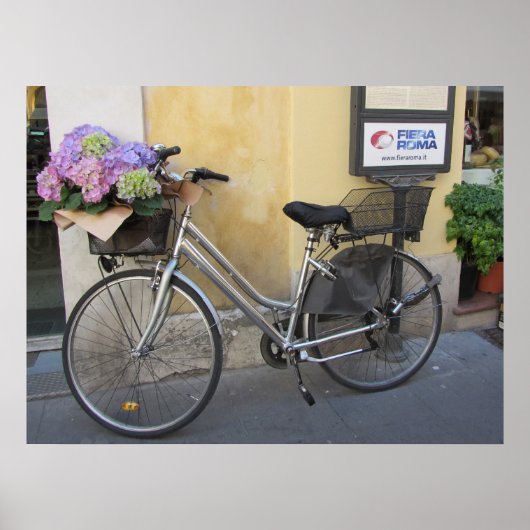 アジサイのバスケット付き自転車 ポスター (正面)