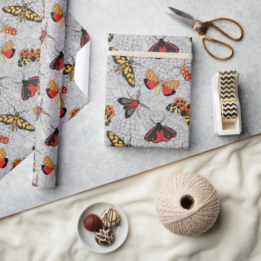 アジサイの蛾 ラッピングペーパー (クラフト)