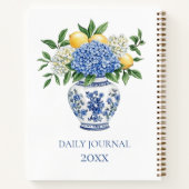 アジサイ付きの青と白のチャイノワリーの花瓶 ノートブック (裏面)