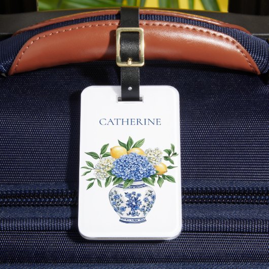 アジサイ付きの青と白のチャイノワリーの花瓶 ラゲッジタグ (正面インサイチュ2)