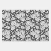 アジロ科の花。白黒の花柄 ラッピングペーパーシート (正面)