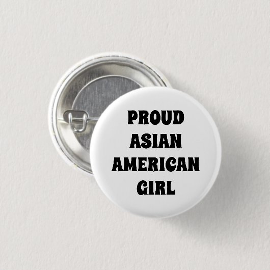 アジ誇りを持ったアンアメリカン女子ホワイトブラックタイポグラフィ 缶バッジ (正面&裏面)