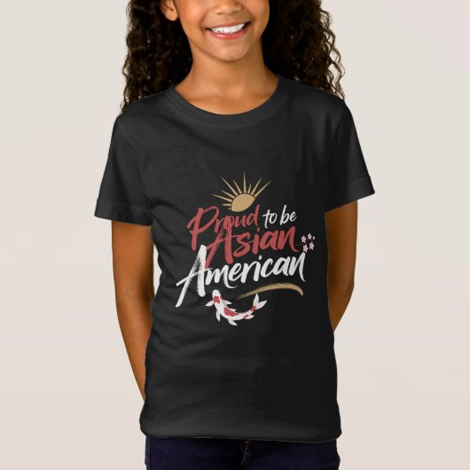 アジ誇りを持ったア系アメリカである Tシャツ (正面)