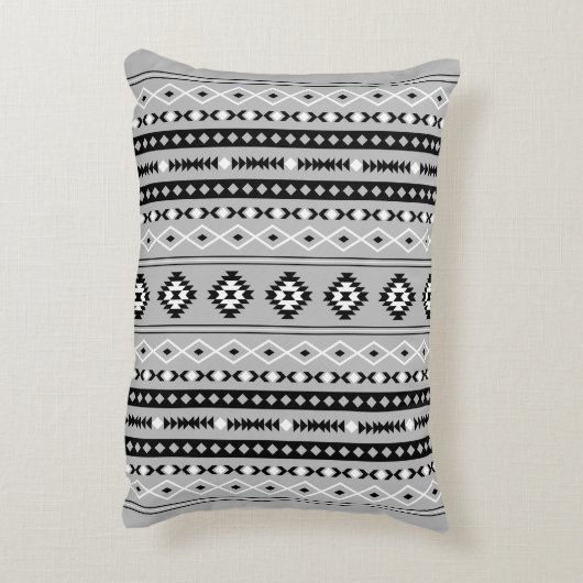 アステカ白黒グレー混合モチーフVパターン アクセントクッション (裏面(縦))