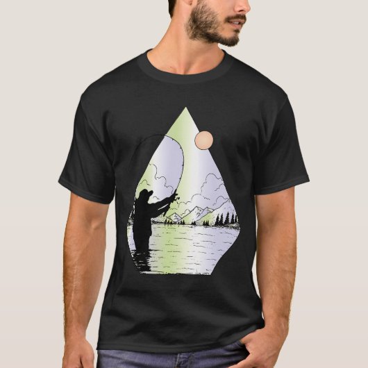 アストリア オレゴン州: 漁船 夕焼け 海岸 バッジ Tシャツ (正面)