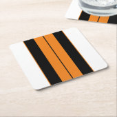 アスレチック白黒ブライトオレンジレーシングストライプズ スクエアペーパーコースター (アングル)