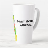 アゾ最高のナのお母さんに感謝 カフェラテマグ (右アングル)