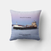 アダム・E・コーネリアス角形枕 クッション (裏面)