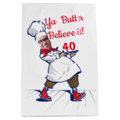 アダルトおもしろいシェフ誕生日追加顔 ミディアムペーパーバッグ (正面)