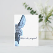 アダルトサプライズ誕生日おもしろいブルーモダン招待状 ポストカード (スタンド正面)