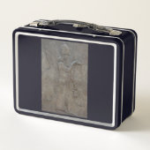 アッシリアとメソポタミアの神のジェニー・ベニセウル メタルランチボックス (裏面)