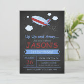 アップアップと飛行機遠くにの黒板の誕生日パーティー 招待状 (スタンド正面)