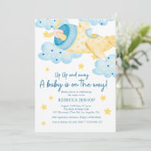 アップアップと黄遠くに色の飛行機男の赤ちゃんシャワー 招待状 (スタンド正面)