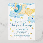 アップアップと黄遠くに色の飛行機男の赤ちゃんシャワー 箔招待状 (正面)