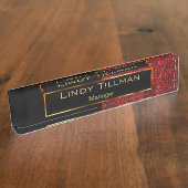 アップスケール赤グリッターと黒 デスクネームプレート (側面)