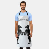 アップライトブラックワイルドウマエプロンカスタム文字 エプロン (着用した状態)