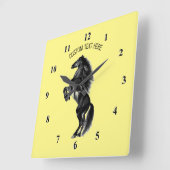 アップライトブラックワイルドホース-文字/色を追加 スクエア壁時計 (傾斜)