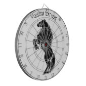 アップライトブラックワイルドホース – 白黒スケッチ ダーツボード (正面左)