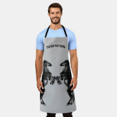 アップライトワイルドウマカスタムエプロン文字あなたの名前 エプロン (着用した状態)