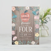 アップルピッキングパーティーフローラ木材子供の誕生日 招待状 (スタンド正面)